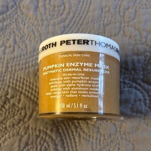 NEW Peter Thomas Roth Pumpkin Enzyme Resurfacer